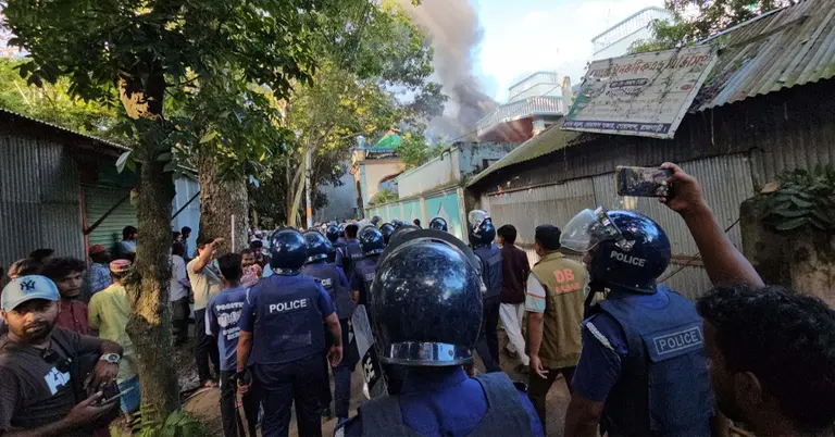 অভিযানে পুলিশ ও অন্যান্য